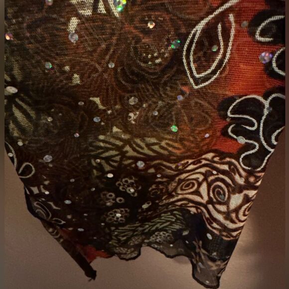 Beautiful woman’s multi color blouse - Picture 5 of 10